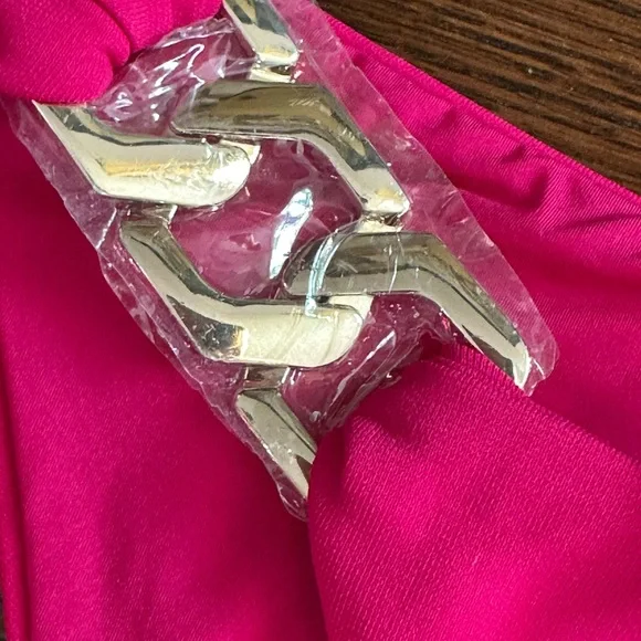 NWT ❤️ Robin Piccone Fuchsia Bikini with Gold Accents. MSRP $216 - Picture 10 of 12